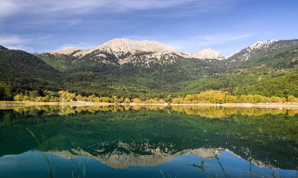 Η ελληνική λίμνη «Λοχ Νες» που είχε το δικό της... τέρας